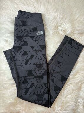 The North Face Black & Charcoal Geo-Print Active Leggings